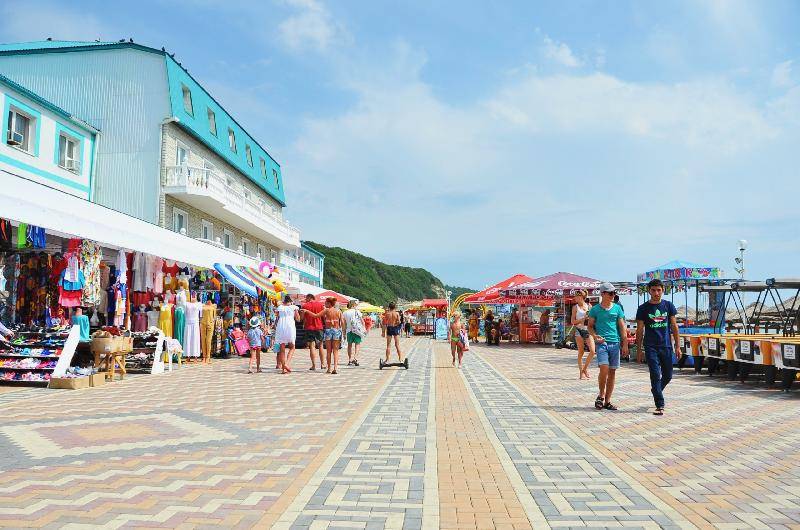 Поселок Новомихайловский черное море